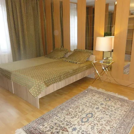 Apartment Profair In Center *